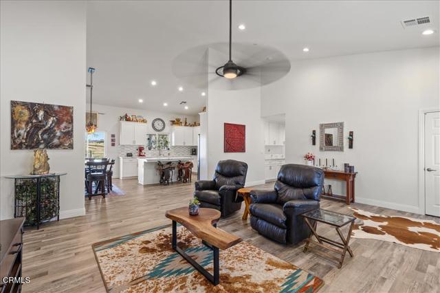Detail Gallery Image 6 of 41 For 17600 Ascot Ct, Tehachapi,  CA 93561 - 3 Beds | 2 Baths