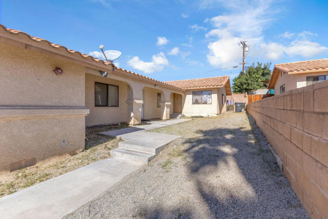 66550 San Diego Dr Drive, Desert Hot Springs CA: https://media.crmls.org/mediaz/77fc05f2-2fd3-4b20-8dbf-bf5259fce2c0.jpg