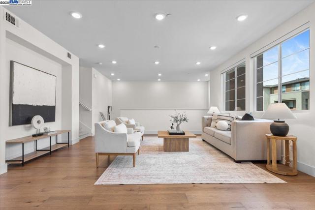 5700 Greige Cir, Dublin CA: https://media.crmls.org/mediaz/77fc0bc6-8d5f-4891-9b03-7c2f16837723.jpg