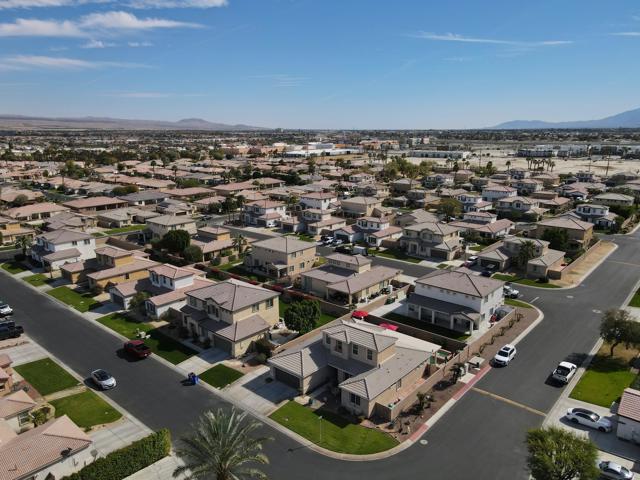 82549 Tivoli Court, Indio CA: https://media.crmls.org/mediaz/77fc216a-109f-445b-a72c-456cb1ee118e.jpg