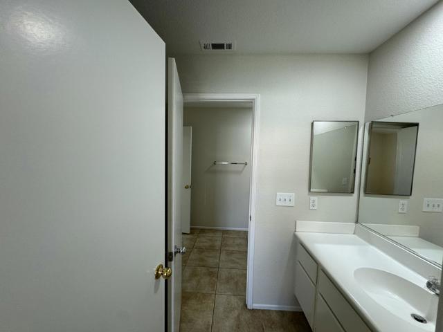 49590 Lincoln Drive, Indio CA: https://media.crmls.org/mediaz/77fcee06-757f-4f29-885b-8aaf01aedda4.jpg