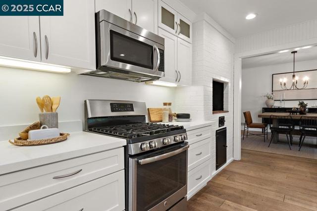 1071 Serrano Ct, Lafayette CA: https://media.crmls.org/mediaz/77fe9951-bd35-41ae-adf1-0d412d9696b6.jpg