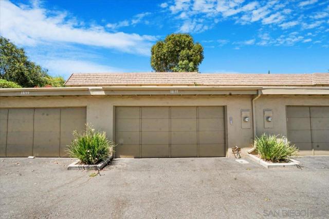 18195 Canyon Court, Fountain Valley, California 92708, 3 Bedrooms Bedrooms, ,2 BathroomsBathrooms,Townhouse,For Sale,Canyon Court,240018923SD