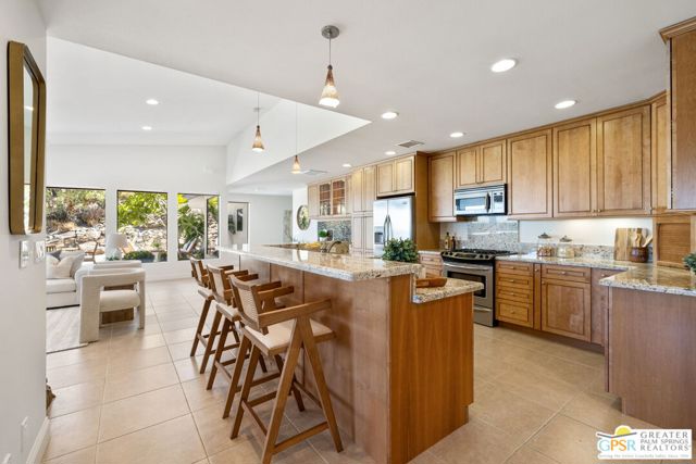 13 Cahuilla Hills Drive, Palm Springs CA: https://media.crmls.org/mediaz/77ff7e2c-3bb8-46a2-aec3-717d8e2e7518.jpg