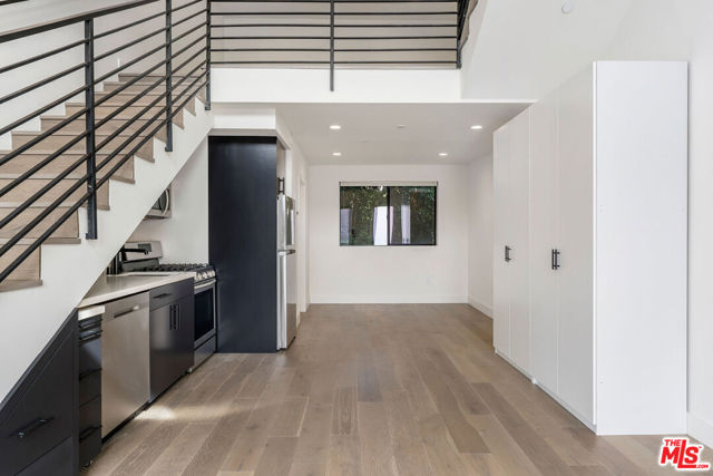 321 N Bixel Street, Los Angeles CA: https://media.crmls.org/mediaz/77ff8909-c319-4a81-8355-5be846d3739d.jpg