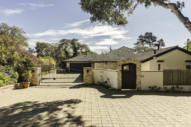 Detail Gallery Image 3 of 38 For 3540 Oak Pl, Carmel,  CA 93923 - 4 Beds | 3 Baths