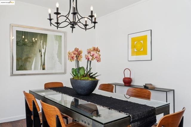 16 Muir Way, Berkeley CA: https://media.crmls.org/mediaz/77ffd024-7a05-45f5-a818-2a5e62b102b2.jpg