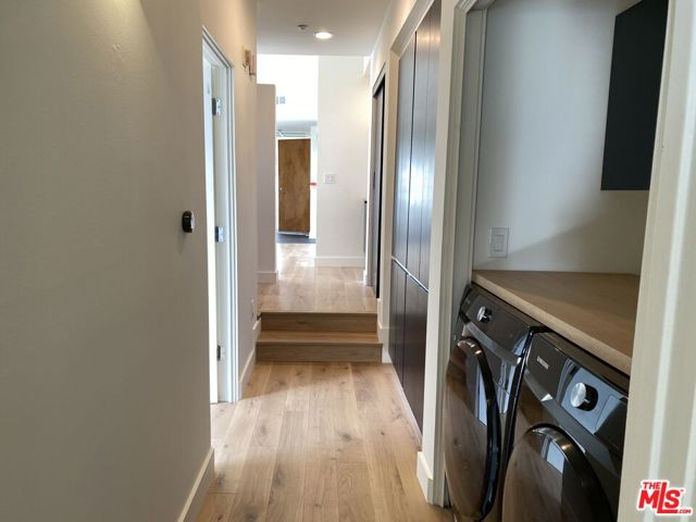 2237 S Bentley Avenue, Los Angeles CA: https://media.crmls.org/mediaz/7800b774-1ba6-4db9-87f6-5d409ddd194e.jpg