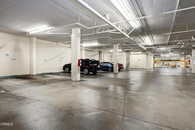 Detail Gallery Image 35 of 37 For 2329 Century Hill, Los Angeles,  CA 90067 - 2 Beds | 2 Baths