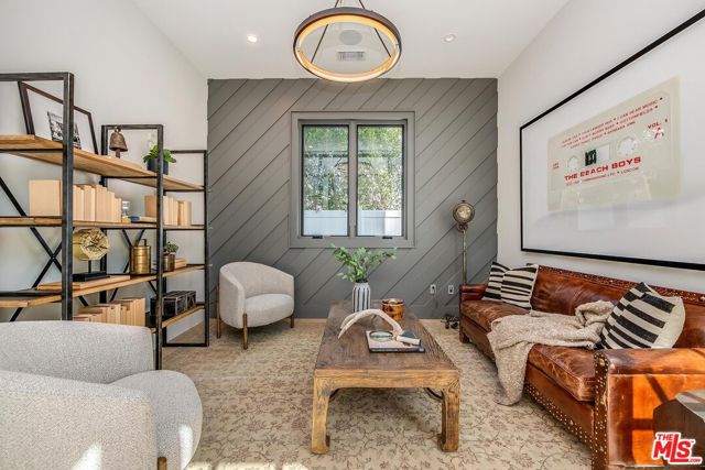 15907 Valley Vista Boulevard, Encino CA: https://media.crmls.org/mediaz/78016033-196f-46a4-9642-d47a10107bbb.jpg