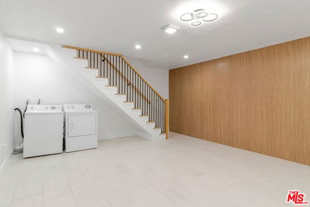7550 Zombar Avenue, Van Nuys CA: https://media.crmls.org/mediaz/78016fbe-bad1-4591-b424-2ccc4b87acb1.jpg