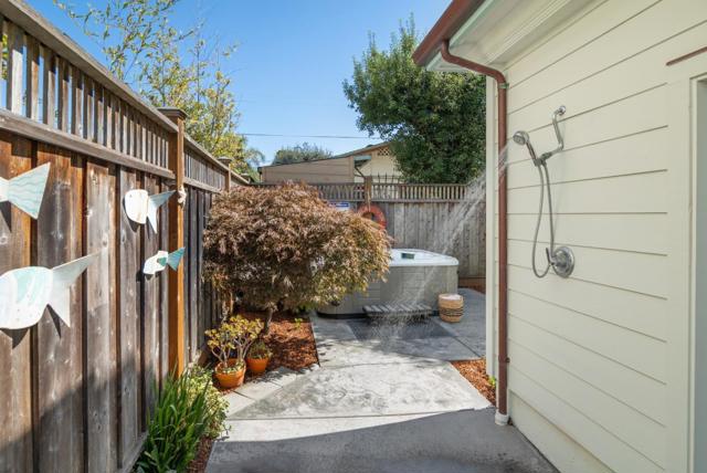 360 5th Avenue, Santa Cruz CA: https://media.crmls.org/mediaz/78020dee-9600-4b08-8f98-3609eff843b3.jpg
