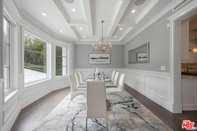 126 N Canyon View Drive, Los Angeles CA: https://media.crmls.org/mediaz/78025532-1408-4688-9d90-15f1438ceca6.jpg