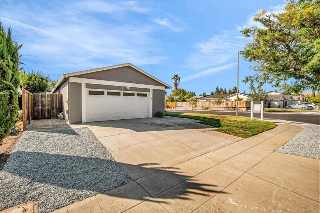 227 Martinvale Lane, San Jose CA: https://media.crmls.org/mediaz/78026039-e28a-4c7e-a9da-c236333fe35e.jpg