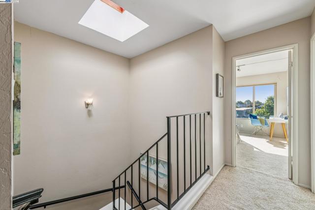 1030 Melrose Ave, Alameda CA: https://media.crmls.org/mediaz/78027c08-e6a8-4906-8d33-1cff48a330a0.jpg