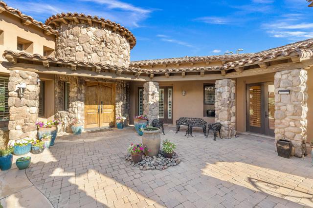 57895 Stone Creek E Trail, La Quinta CA: https://media.crmls.org/mediaz/78028190-f03d-46ef-9714-d79f445011eb.jpg