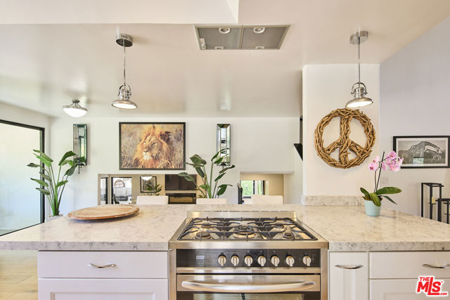 2266 Cold Canyon Road, Calabasas CA: https://media.crmls.org/mediaz/7802c837-7b8f-446a-b99a-04e74087f2e9.jpg