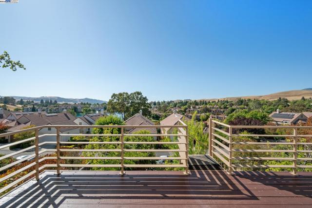 447 Donner Way, San Ramon CA: https://media.crmls.org/mediaz/7802f763-31e6-46c5-9c93-bfa258659d59.jpg
