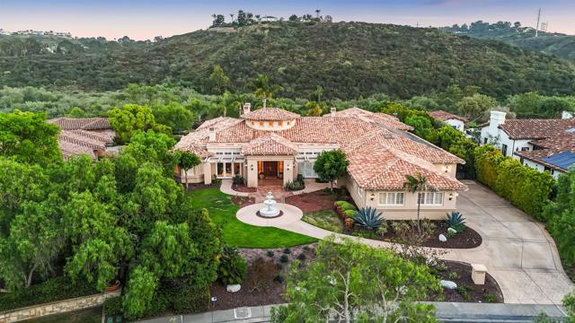 4695 Rancho Verde Trl, San Diego CA: https://media.crmls.org/mediaz/780326a6-445c-45dd-8f0b-116170ea6f64.jpg