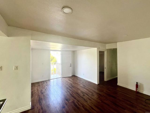 10707 Jamacha Boulevard, Spring Valley CA: https://media.crmls.org/mediaz/78038e4f-8116-415e-90a7-23b726300f83.jpg