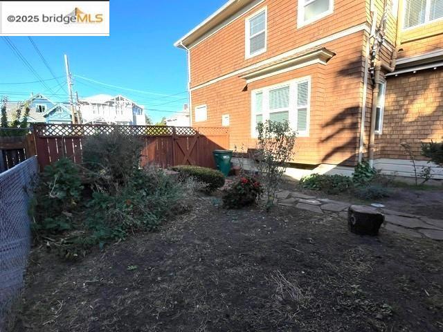 1047 59th Street, Oakland CA: https://media.crmls.org/mediaz/78039a0e-b7f5-4083-8d87-a5c3cd59987a.jpg