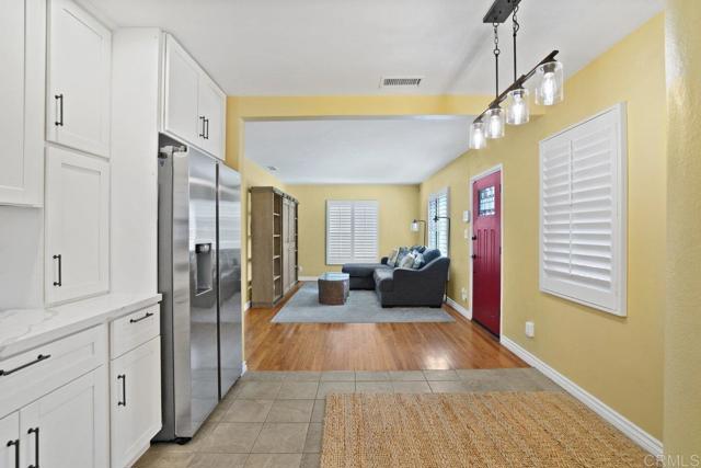 4533 Olive Avenue, La Mesa CA: https://media.crmls.org/mediaz/7803c6ca-aa68-4ddb-8cdc-62ed191adb60.jpg