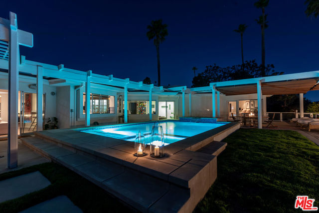 2224 Hercules Drive, Los Angeles CA: https://media.crmls.org/mediaz/780442b1-bfb7-4028-8992-b6ec50f6ab0b.jpg