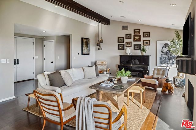 7840 Torreyson Drive, Los Angeles CA: https://media.crmls.org/mediaz/780466d3-75c2-46ef-ba49-a8b2f022798f.jpg