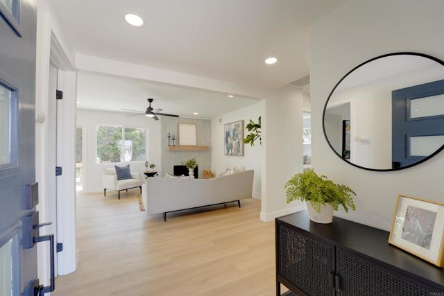 Detail Gallery Image 4 of 29 For 4301 Mount Putman Ave, San Diego,  CA 92117 - 3 Beds | 2 Baths