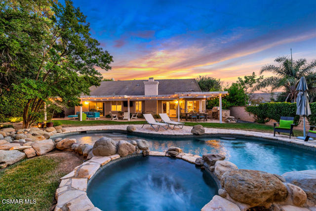 4953 Kilburn Court, Oak Park CA: https://media.crmls.org/mediaz/7804d73f-9009-461e-9fd5-e6b2e7907008.jpg