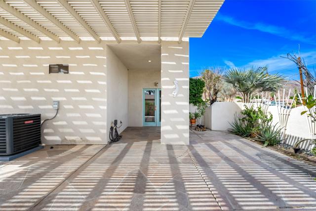 Image 39 of 59 For 51770 Eisenhower Drive