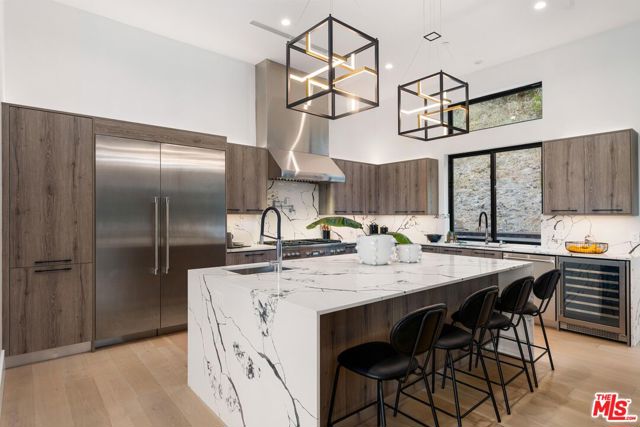 4637 Dunas Lane, Tarzana CA: https://media.crmls.org/mediaz/78052821-1275-41c8-bae6-e0335d191cc3.jpg