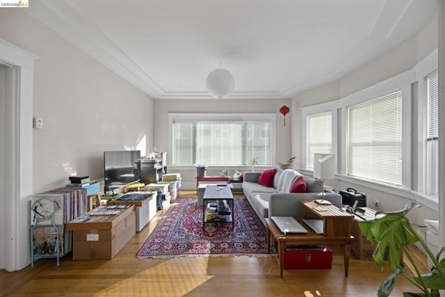 Image 27 of 42 For 4045 Manila Ave