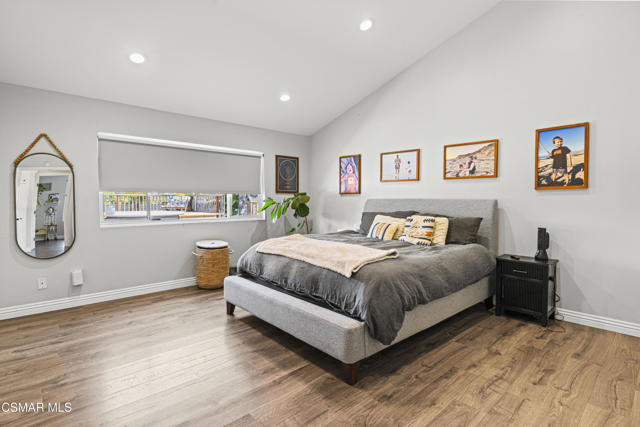 915 W Marcello Avenue, Thousand Oaks CA: https://media.crmls.org/mediaz/7805d8bb-4cc0-4476-a13c-760e844755da.jpg