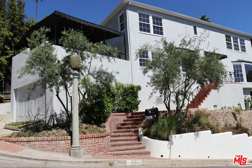 7911 HILLSIDE Avenue, Los Angeles, CA 90046