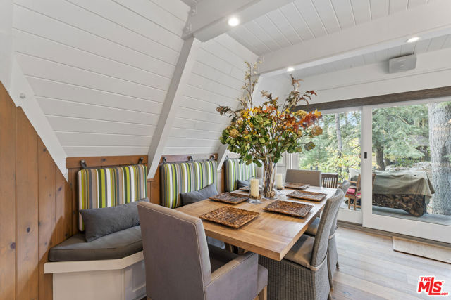 161 Rocky Point Road, Lake Arrowhead CA: https://media.crmls.org/mediaz/78066018-416e-4f6f-b9b5-f1114034f3af.jpg