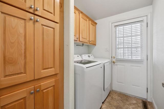 3 Coral Way, Half Moon Bay CA: https://media.crmls.org/mediaz/780661d6-fc19-44ac-a834-458a749168f8.jpg