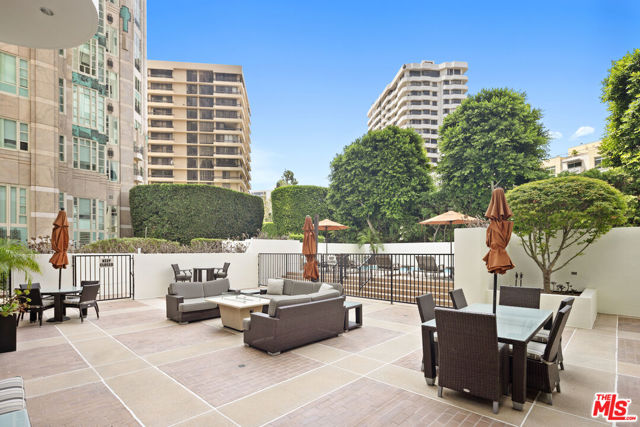 10560 Wilshire Boulevard, Los Angeles CA: https://media.crmls.org/mediaz/7806be79-ce3b-4523-b400-baf0c9b328df.jpg