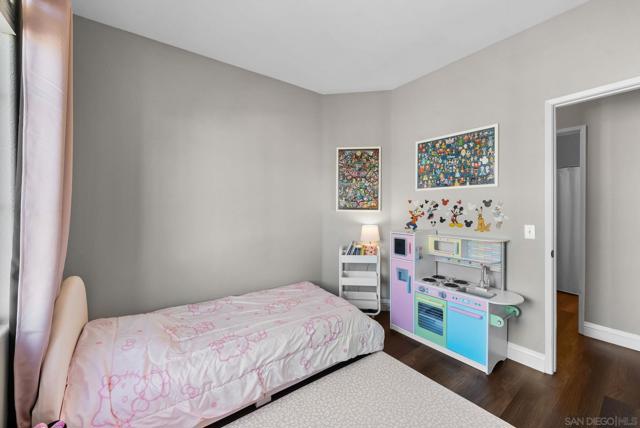 10860 Ivy Hill Dr, San Diego CA: https://media.crmls.org/mediaz/7807674e-f3c0-44e7-ab09-d2fe2e1a03f7.jpg