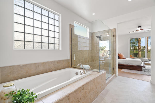 4315 Vantage Lane, Palm Springs CA: https://media.crmls.org/mediaz/78077574-4d1c-4b4c-b460-024b96e1aead.jpg