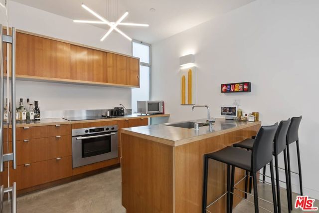 1121 Abbot Kinney Boulevard, F photo 5