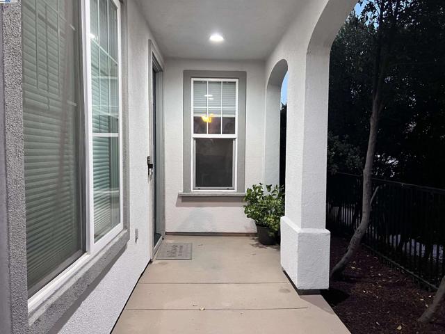 1611 Marina, Brentwood CA: https://media.crmls.org/mediaz/78087479-f216-405b-9354-b85c2a2f2229.jpg