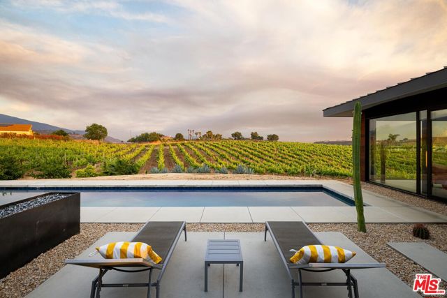 36453 Via El Pais Bonita, Temecula CA: https://media.crmls.org/mediaz/7809542d-9d3c-4a91-a013-fc84e1878524.jpg