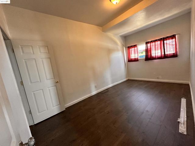 1342 Garvin Ave, Richmond CA: https://media.crmls.org/mediaz/780a30e2-1914-4e4c-88b3-434df71c3d8b.jpg