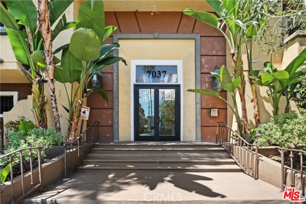 7037 La Tijera Boulevard #C101