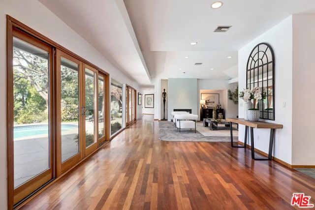 4463 Bergamo Drive photo 4