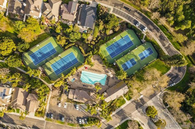 4954 Caminito Vista Lujo, San Diego CA: https://media.crmls.org/mediaz/780aa3a0-cc92-4b23-b1da-95aa010558e0.jpg