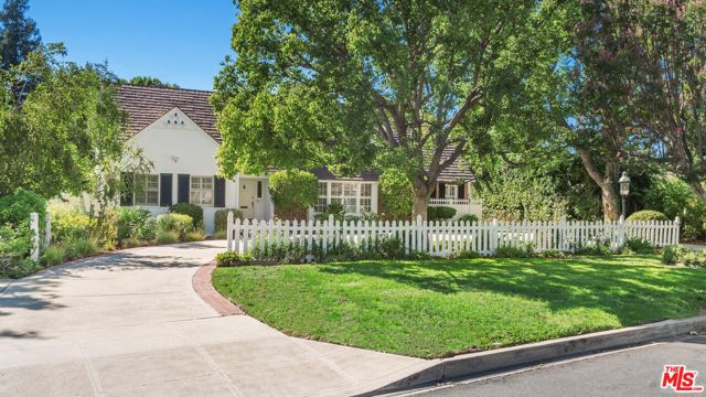 6317 Orion Avenue photo 1