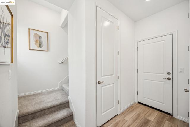 2823 Cathwood Ln, Alameda CA: https://media.crmls.org/mediaz/780ac39e-d4d6-4441-82c6-094f0f93c6e4.jpg