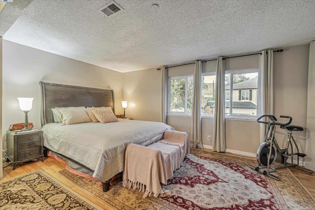 Image 37 of 55 For 370 Appian Way